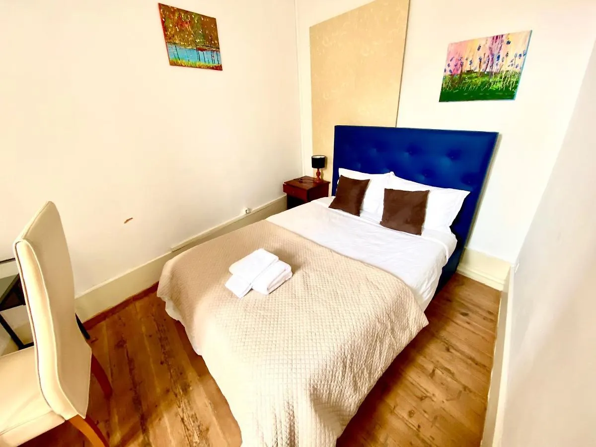 بيت ضيافة Nature Chiado 2- Cozy Little Double Room With Shared Bathroom Lisboa